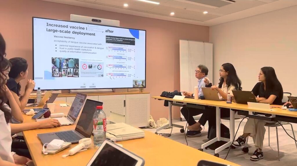 Olive Cawiding Joins Global Scholars at the UN Research Institute for Social Development’s leadership training in Geneva. Olive Cawiding 학생이 유엔 사회개발연구소(UNRISD) 주관 리더십 연수에 글로벌 장학생으로 참여했습니다.