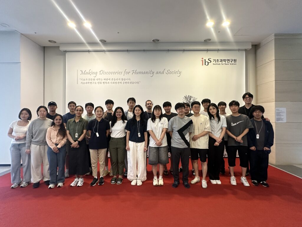 We are delighted to have you join us for the 2025 BIMAG Summer Internship. 2025년 BIMAG 여름 인턴십에 오신 것을 환영합니다!