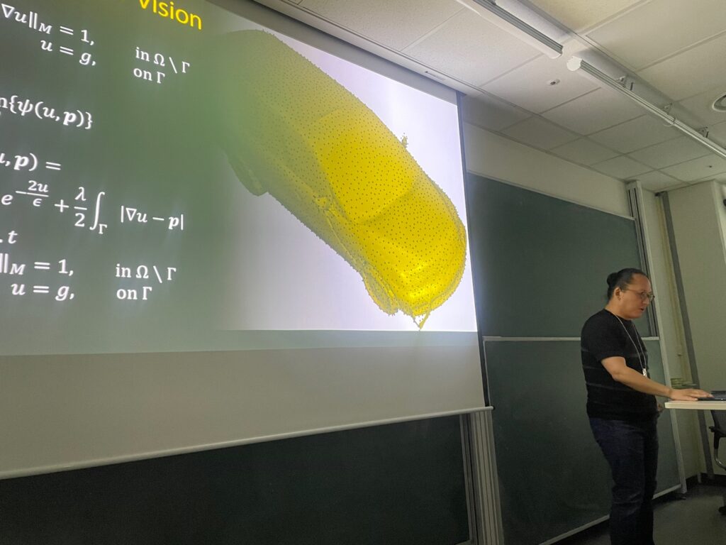 Jooyoung Hahn gave a talk titled “Topological Data Analysis with two applications: Tumor Microenvironment and 2D Chromatography with High-Resolution Mass Spectrometry” at the IBS Biomedical Mathematics Seminar