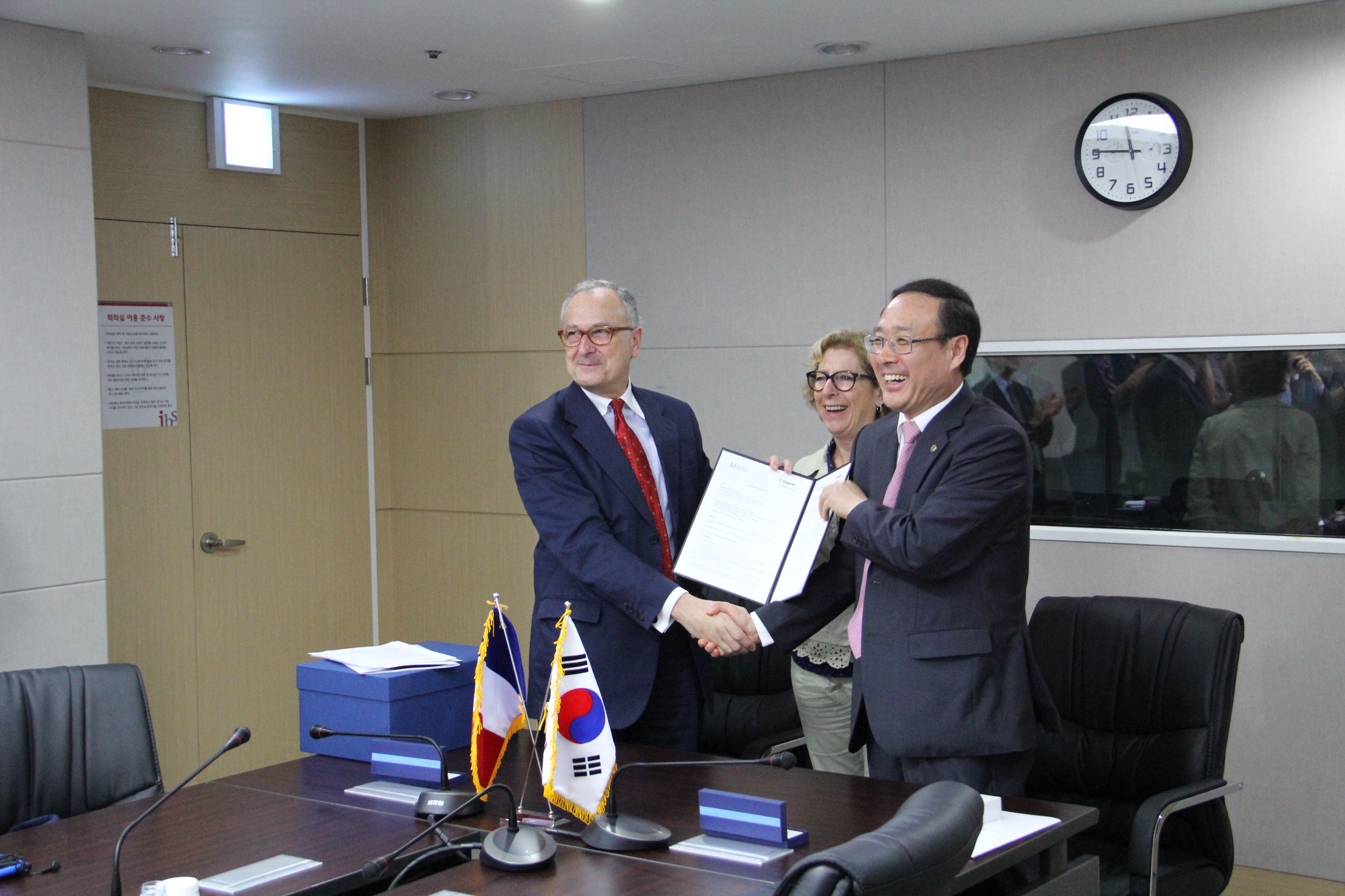 MOUs with Inserm & CRNS