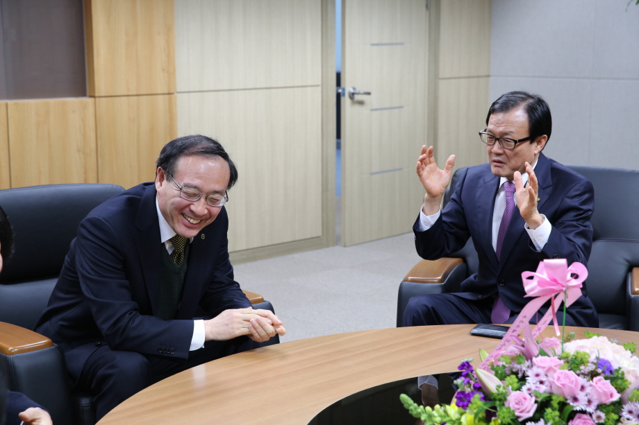 Woori Bank CEO’s Visit to IBS