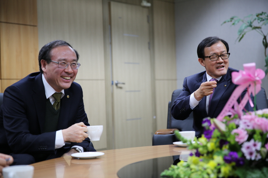 Woori Bank CEO’s Visit to IBS