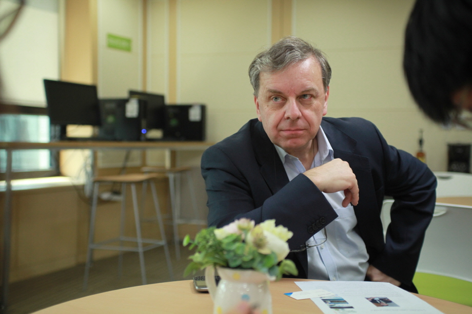 Philip Campbell, the editor-in-chief of the science journal