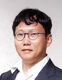 Jhinhwan Lee