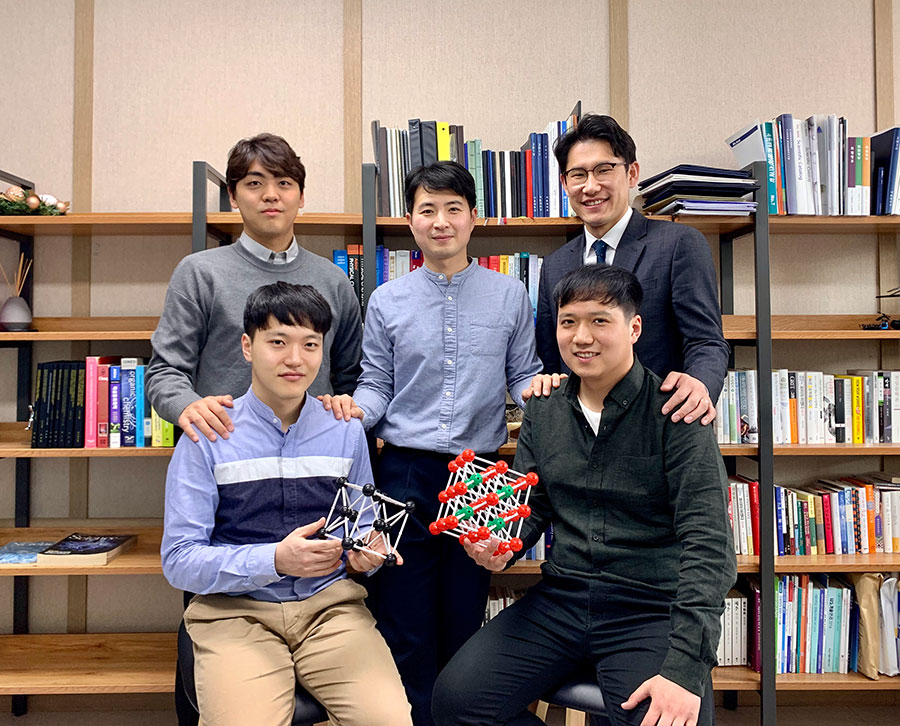 그림 6. 이번 연구를 이끈 IBS 나노입자 연구단 연구진의 모습
