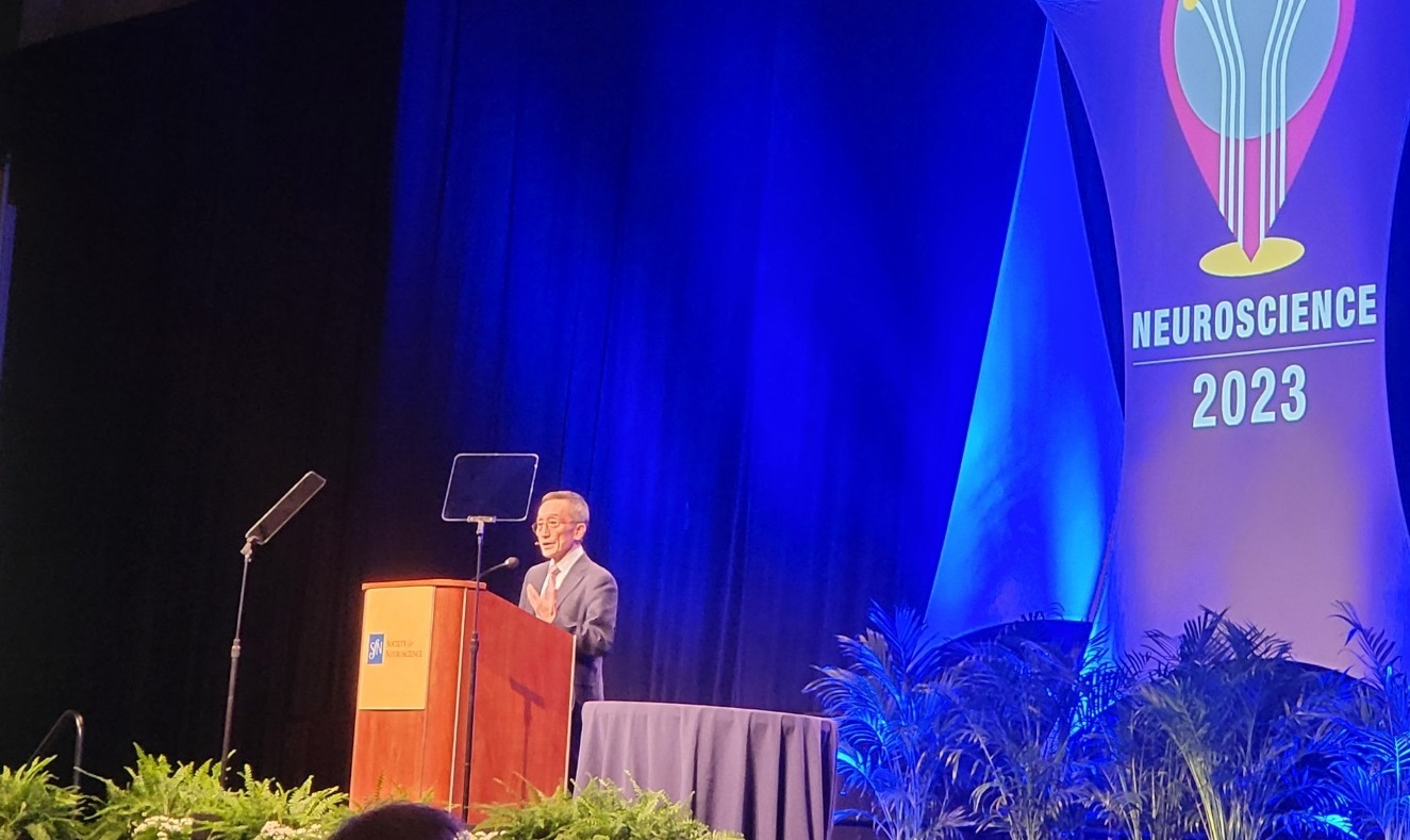 ▲ Honorary Research Fellow Shin is giving a lecture at the ‘Neuroscience 2023’, which was held in Washington on November 14.
            