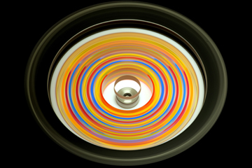 Concentric liquid reactors simplify multistep chemical processes