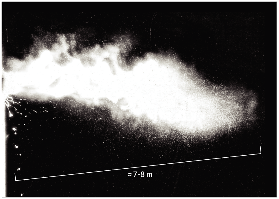 미국 매사츄세츠공대 연구진은 입에서 튀어나온 미세한 물방울이 초속 10~100m의 속도로 최대 8m까지 날아갈 수 있다는 연구결과를 JAMA Insights에 소개했다. [Bourouiba, 2020]
