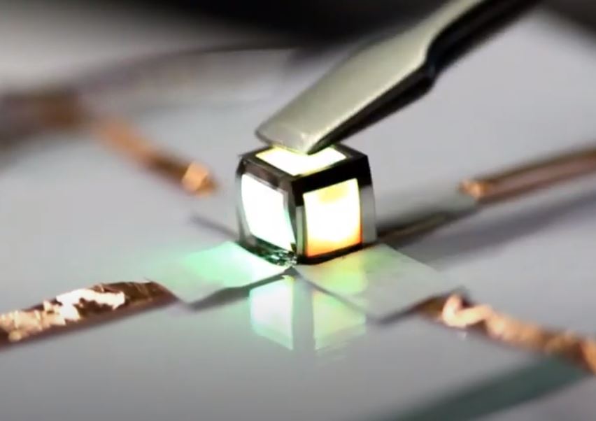 Video 1. Foldable QLEDs with various shapes such as airplanes, butterflies, and pyramids.