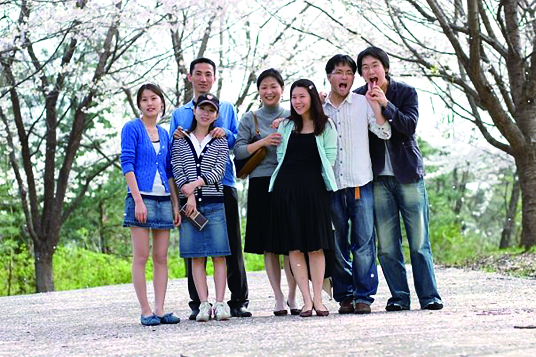 대학원 시절 차미영 CI(오른쪽 세 번째)가 지도교수인 문수복 전산학부 교수(차 CI의 왼쪽)와 동료들과 함께 찍은 사진