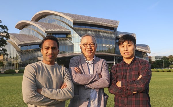 (Left to right) Ashwani Kumar (1<sup>st</sup> author), Prof. Hyoung Lee (corresponding author), and Xinghui Liu (co-1<sup>st</sup> author)