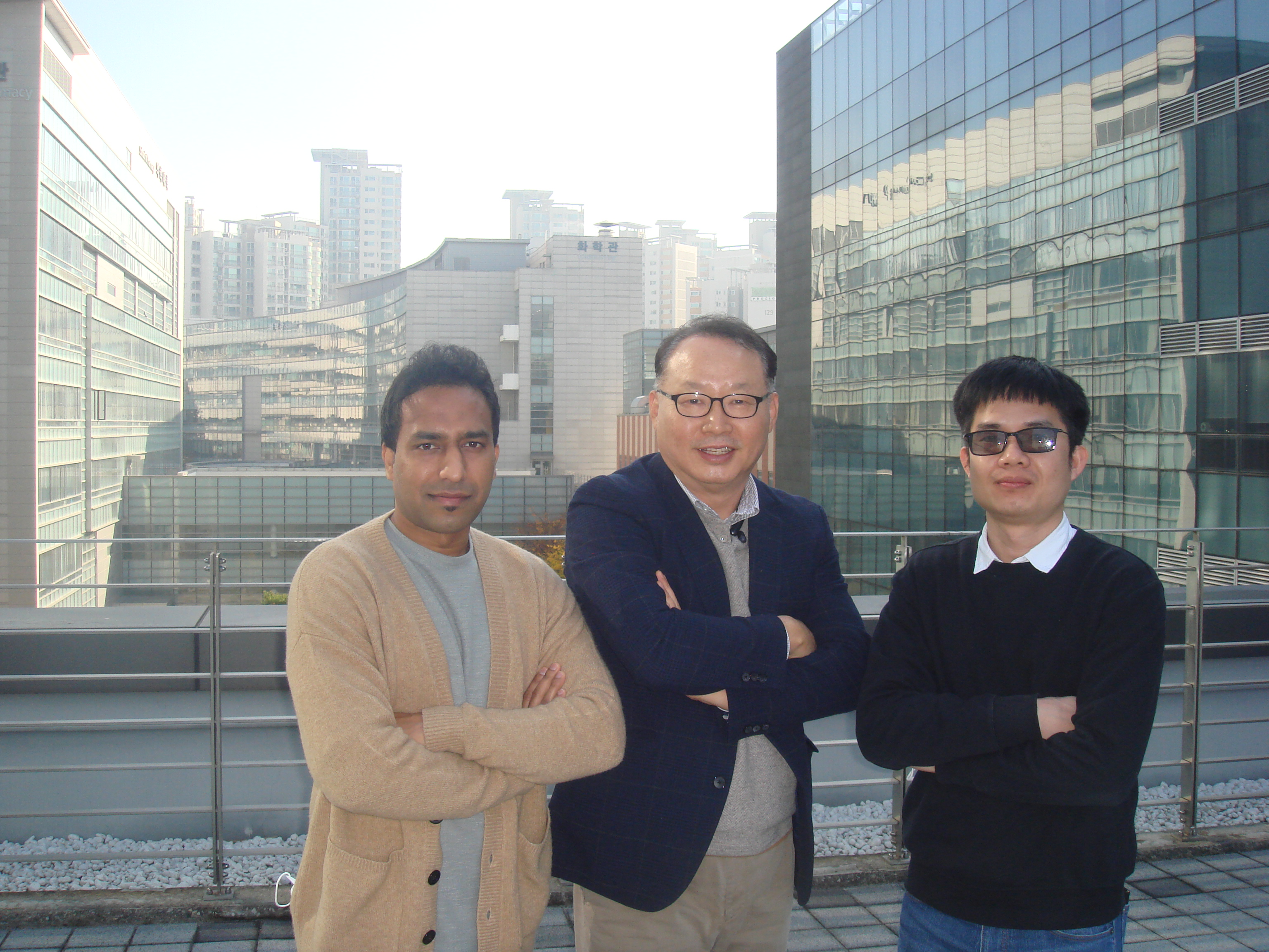 Figure 3. (left to right) Ashwani Kumar (1st author), Prof. Hyoyoung Lee (corresponding author), and Viet Quoc Bui (co-author).